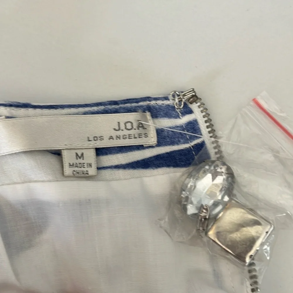 J.O.A. los Angeles Just One Answer 2 piece Linen Short Set - Picture 2 of 16